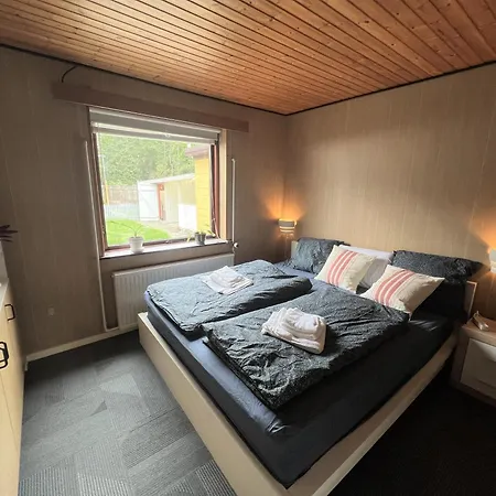 The Yellow House, 5mins Drive, 3br With Free Parking, Fast Fiber Internet Villa Rødby